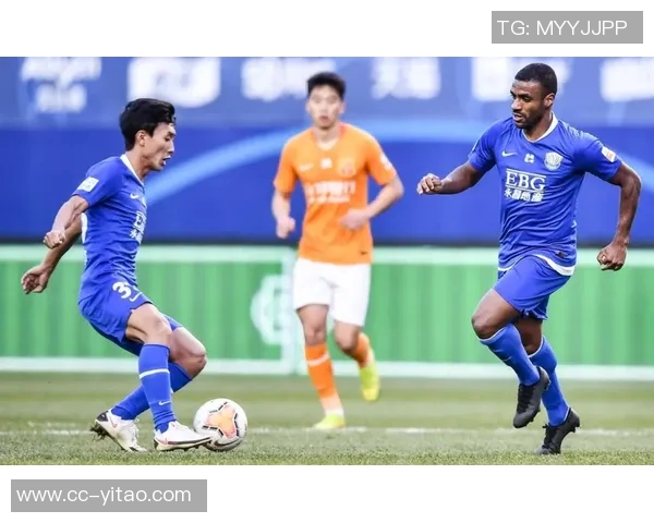 长春寒潮来袭亚泰队员迎战低温全力备战保级生死战