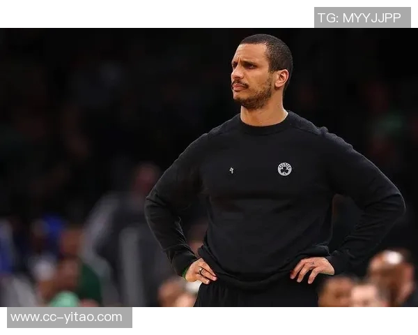 卢教练称约翰科林斯为球队关键球员将确保其发挥最佳位置优势